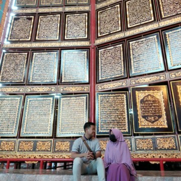 pilih aku atau game PS?!!??