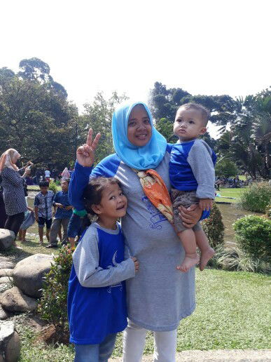 Eva sri wahyuni profile icon