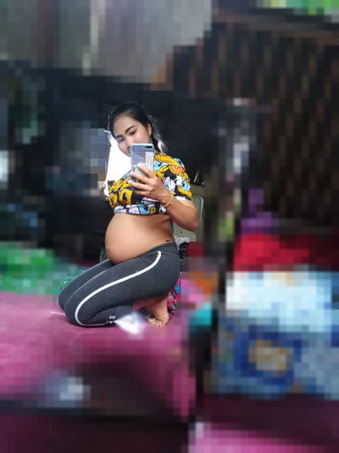 พ่อเค้าเห่อมาก. ลูกสาวคนแรก
