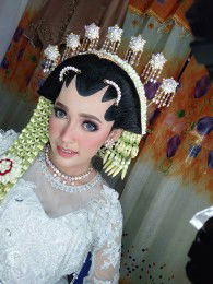 Indah Permata Sari profile icon