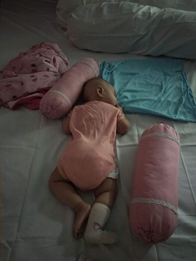 bayi 4 bulan suka tidur tengkurap