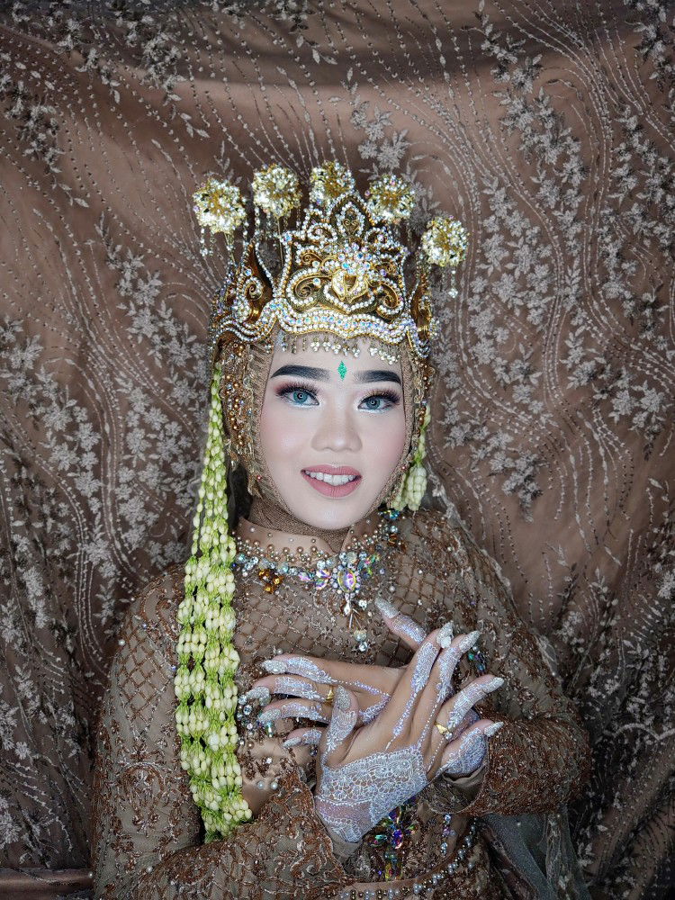 Fitri Yanah profile icon