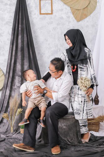 Tuti Cahyanti, S. Pd. profile icon