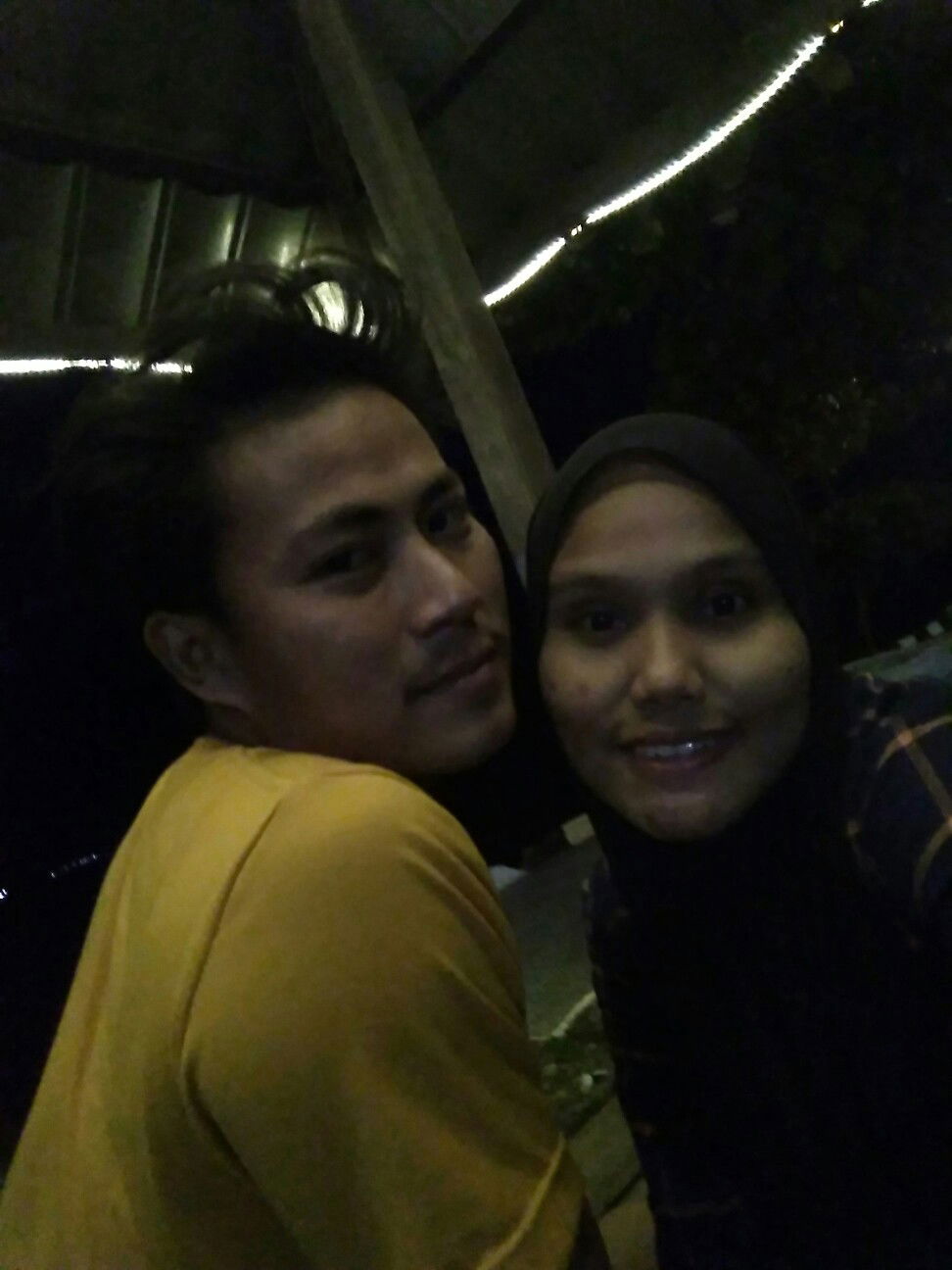 Putri Ayu profile icon