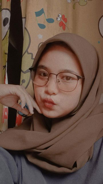 Siti Komalasari profile icon