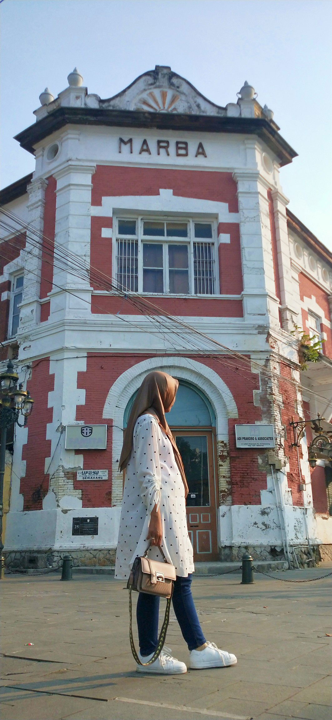 defy astuti profile icon