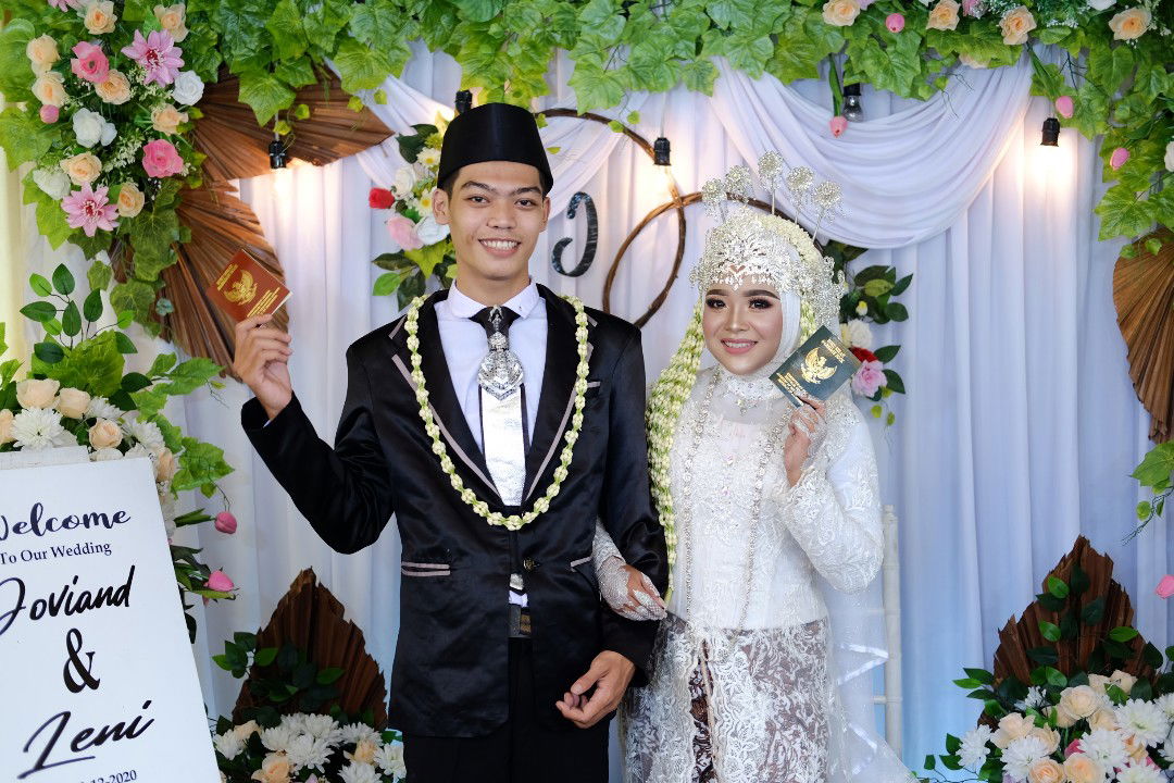 leni Ariyati profile icon