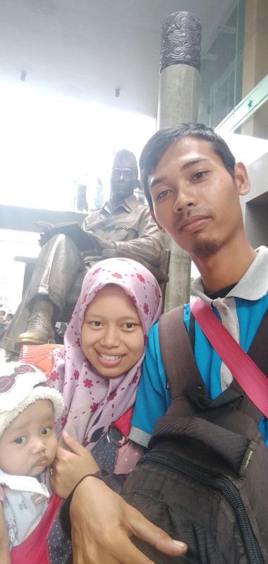 Dina nur hidayati profile icon