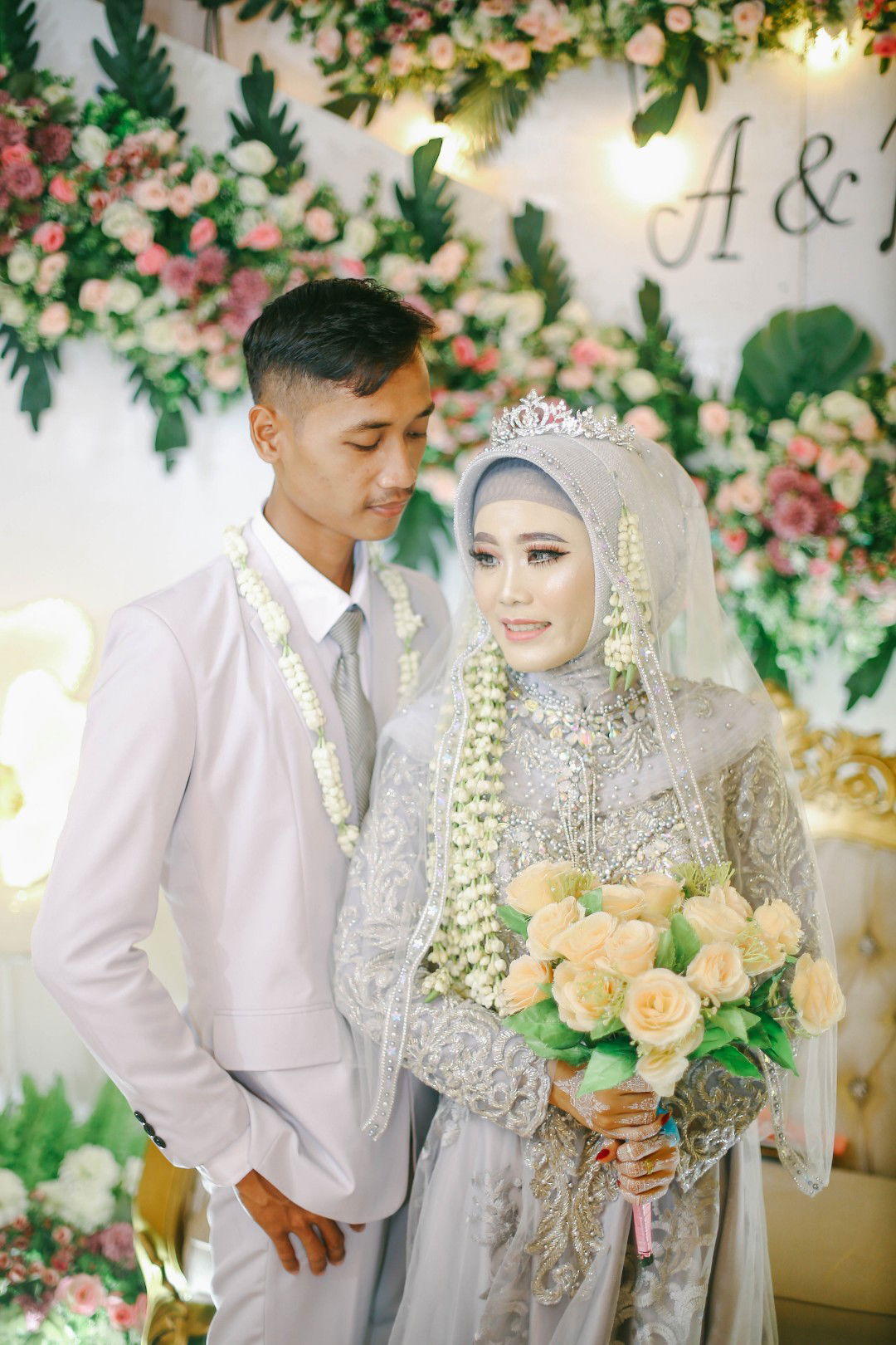 Meli Safitri profile icon