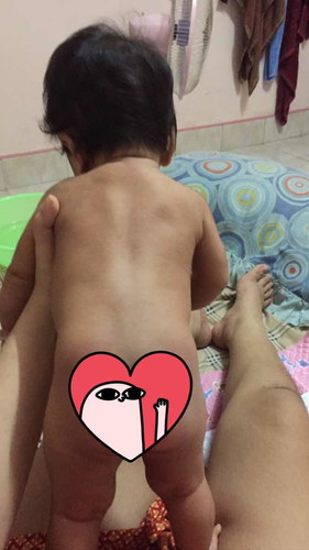 น้องชอบยืนชอบนั่ง