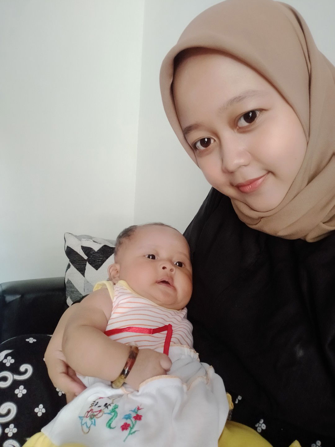 Witri Apriyani profile icon