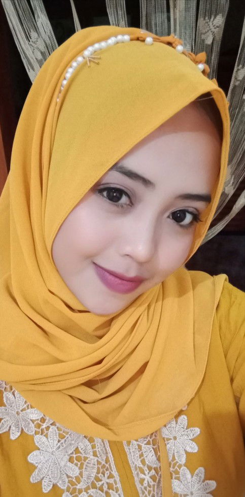 Putri Rahayuningsih profile icon