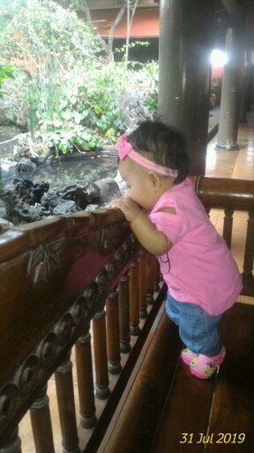 lebih suka berdiri dari pada tengkurep