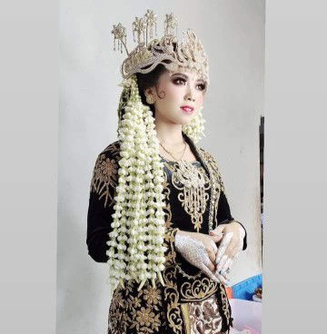 andhini profile icon