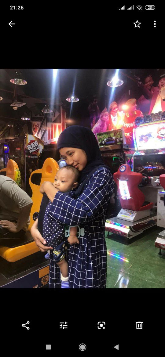 Rini Sugiharti profile icon