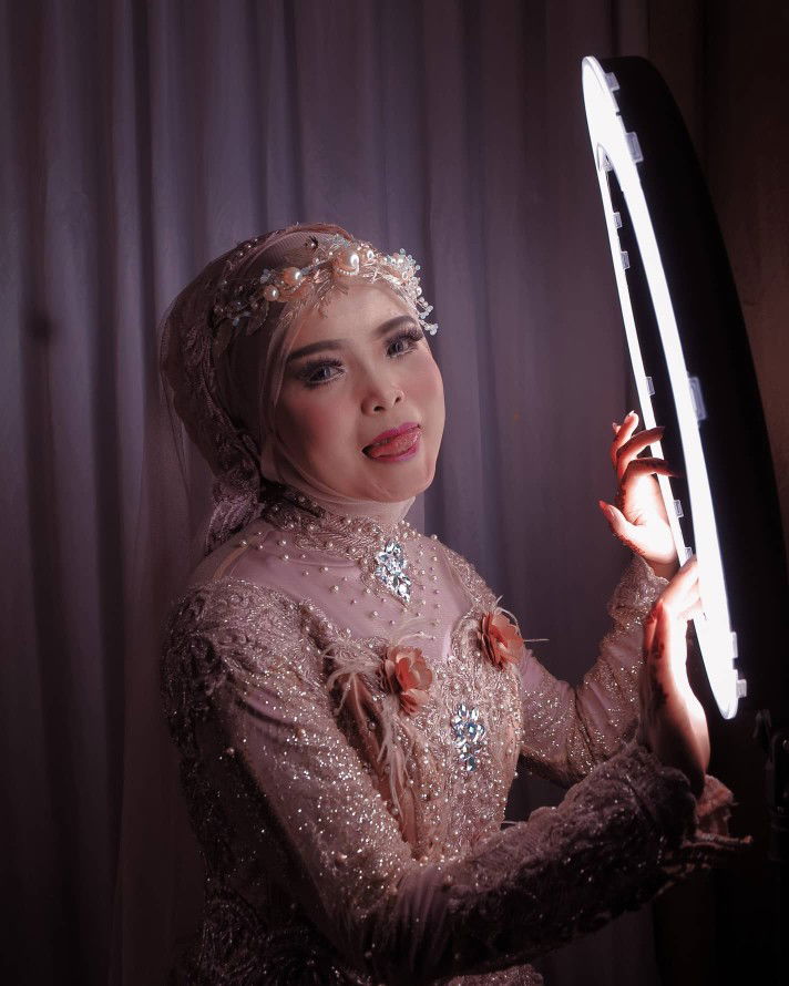 Desi Anisa profile icon