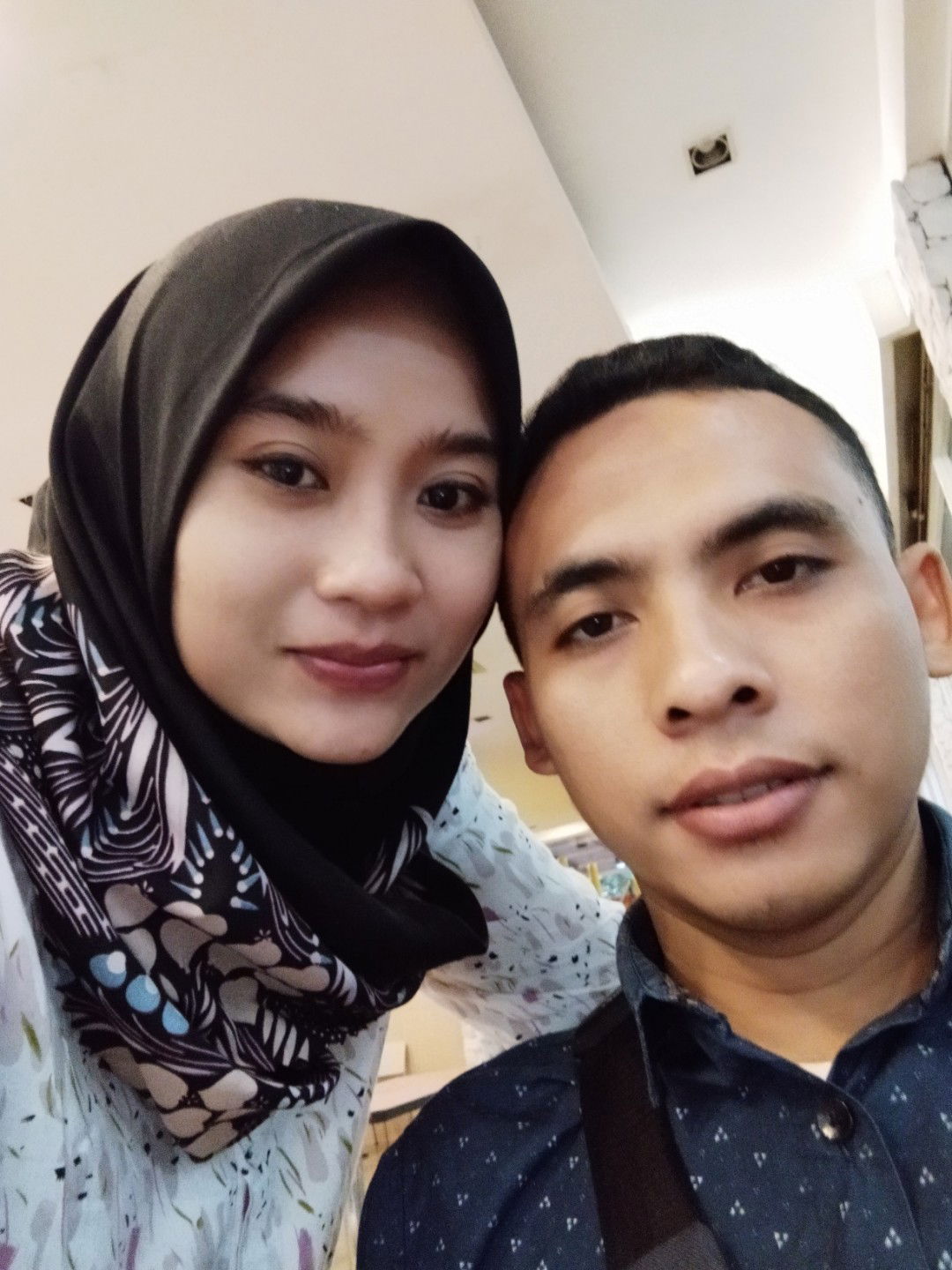 mia sharma profile icon