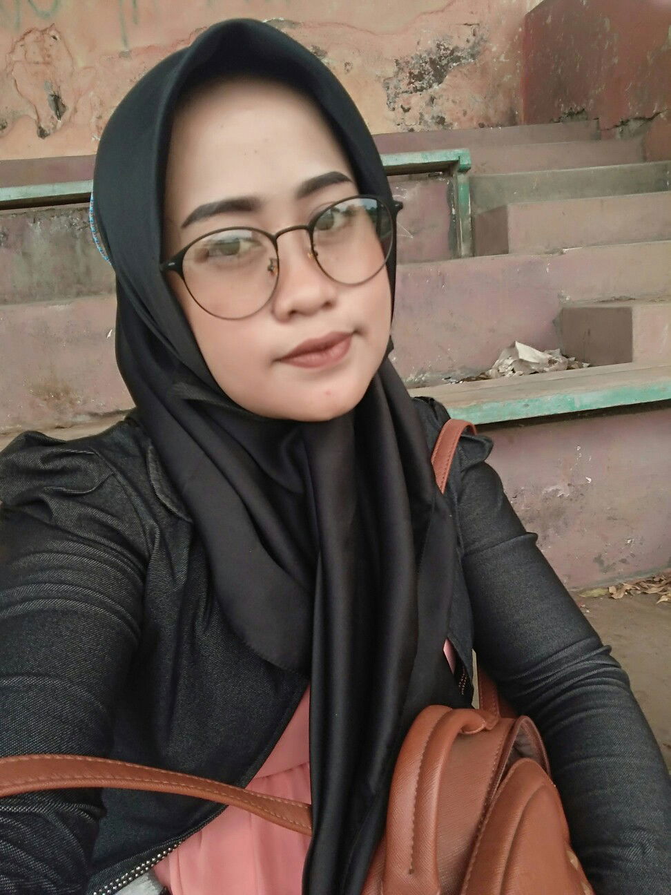 reni anggraeni profile icon