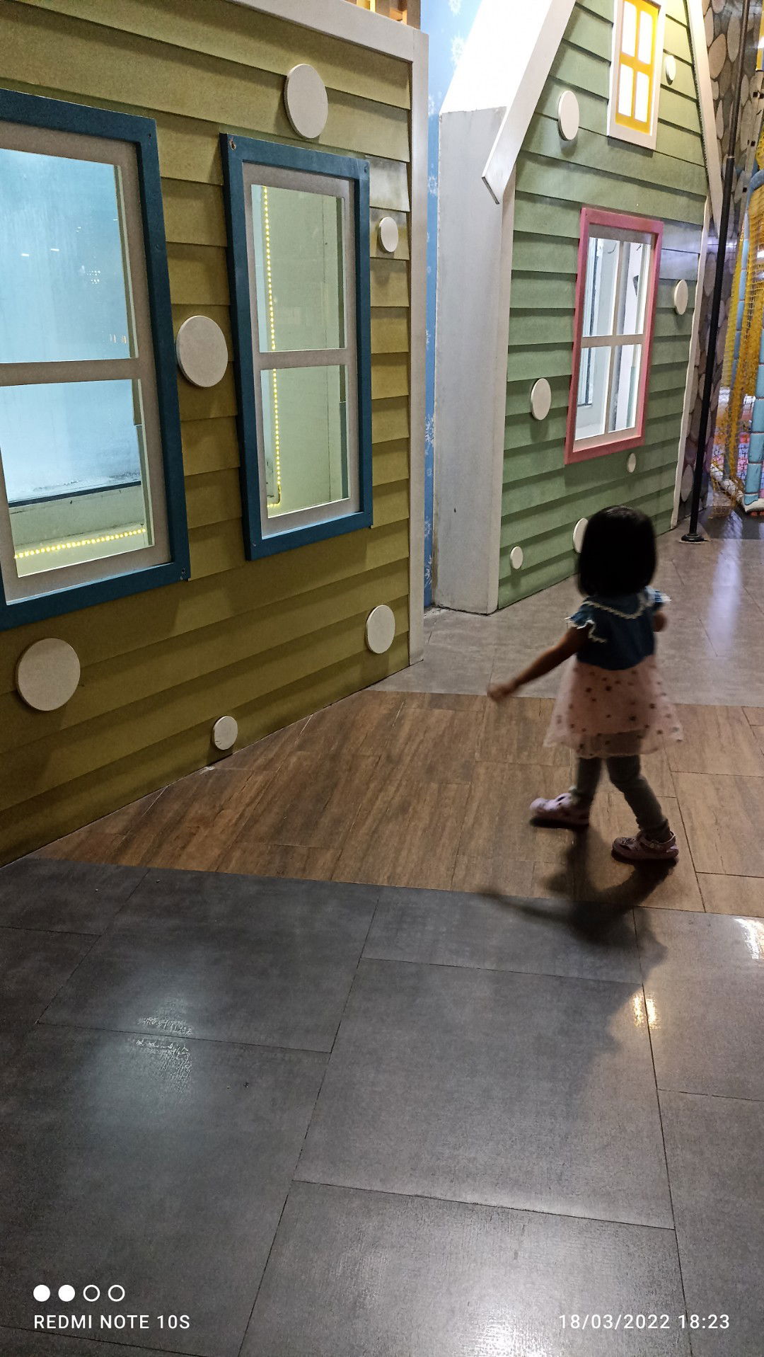 dewi untari profile icon