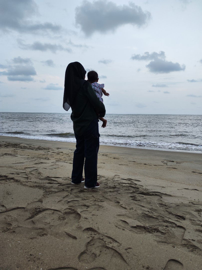 Azira Fauzzana profile icon