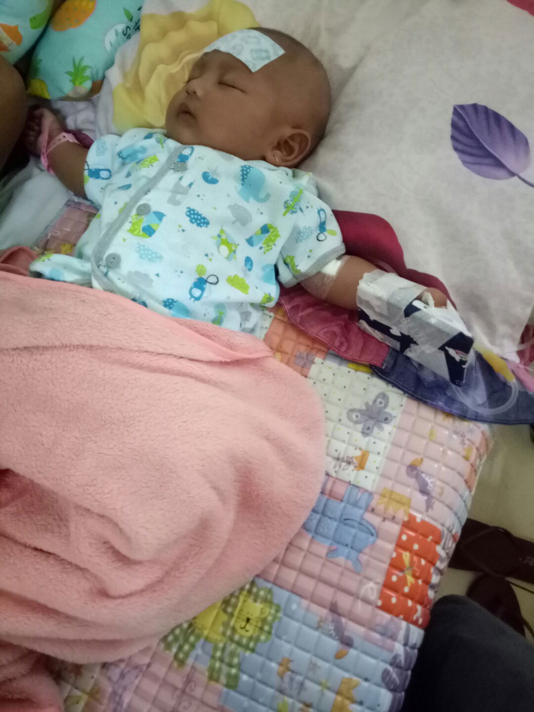 anak 2 bulan panas dan di rawat