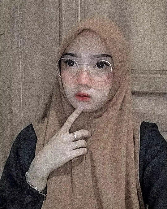 Indah Wati profile icon