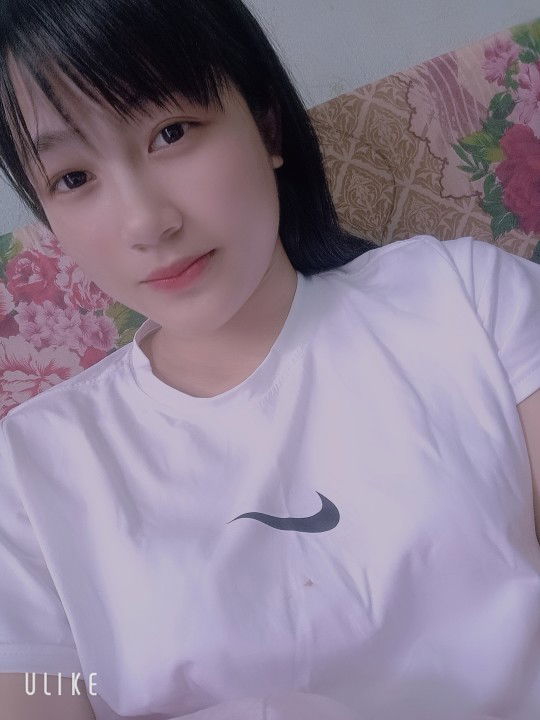 Nhi Chúc profile icon