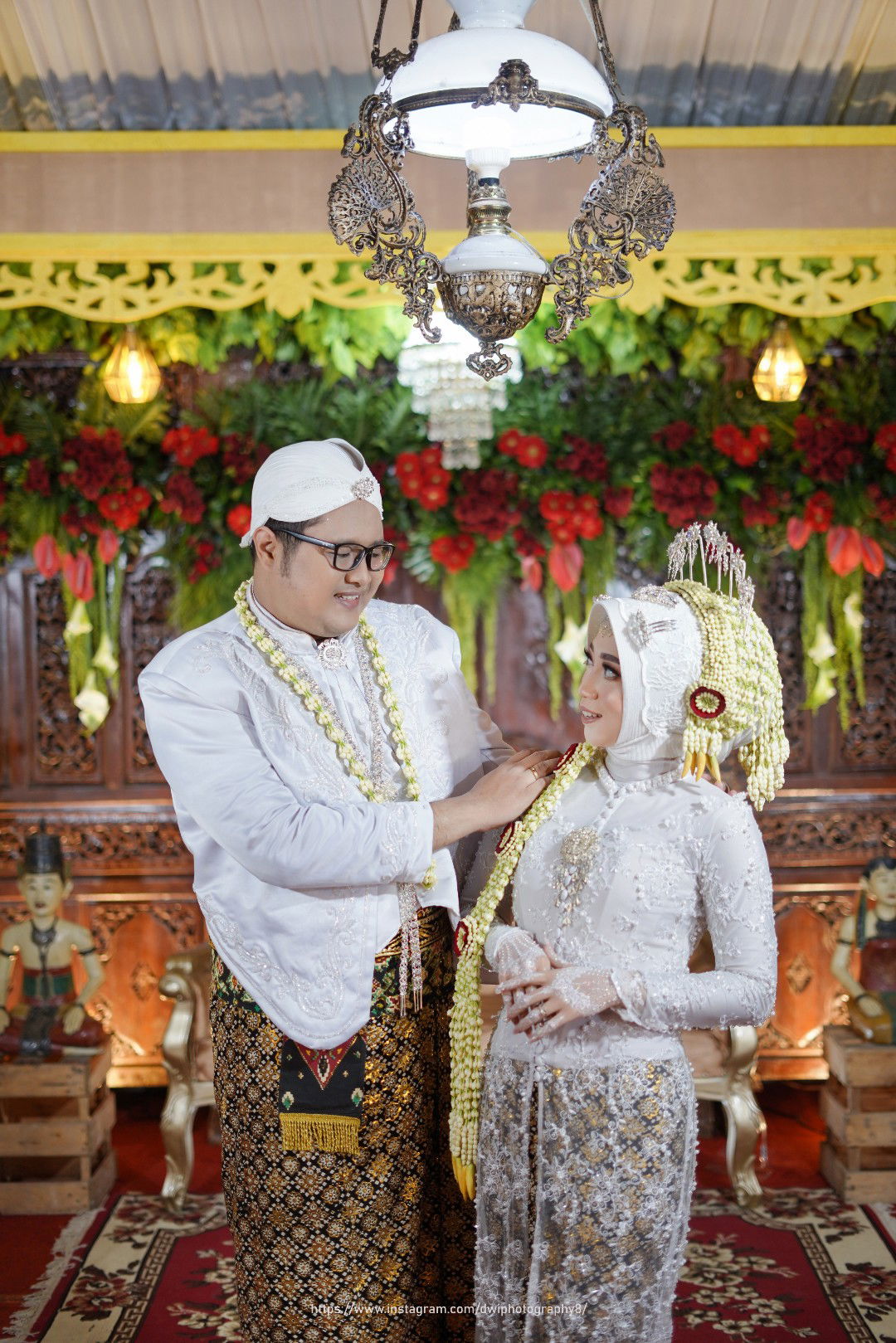 dewi bintara profile icon