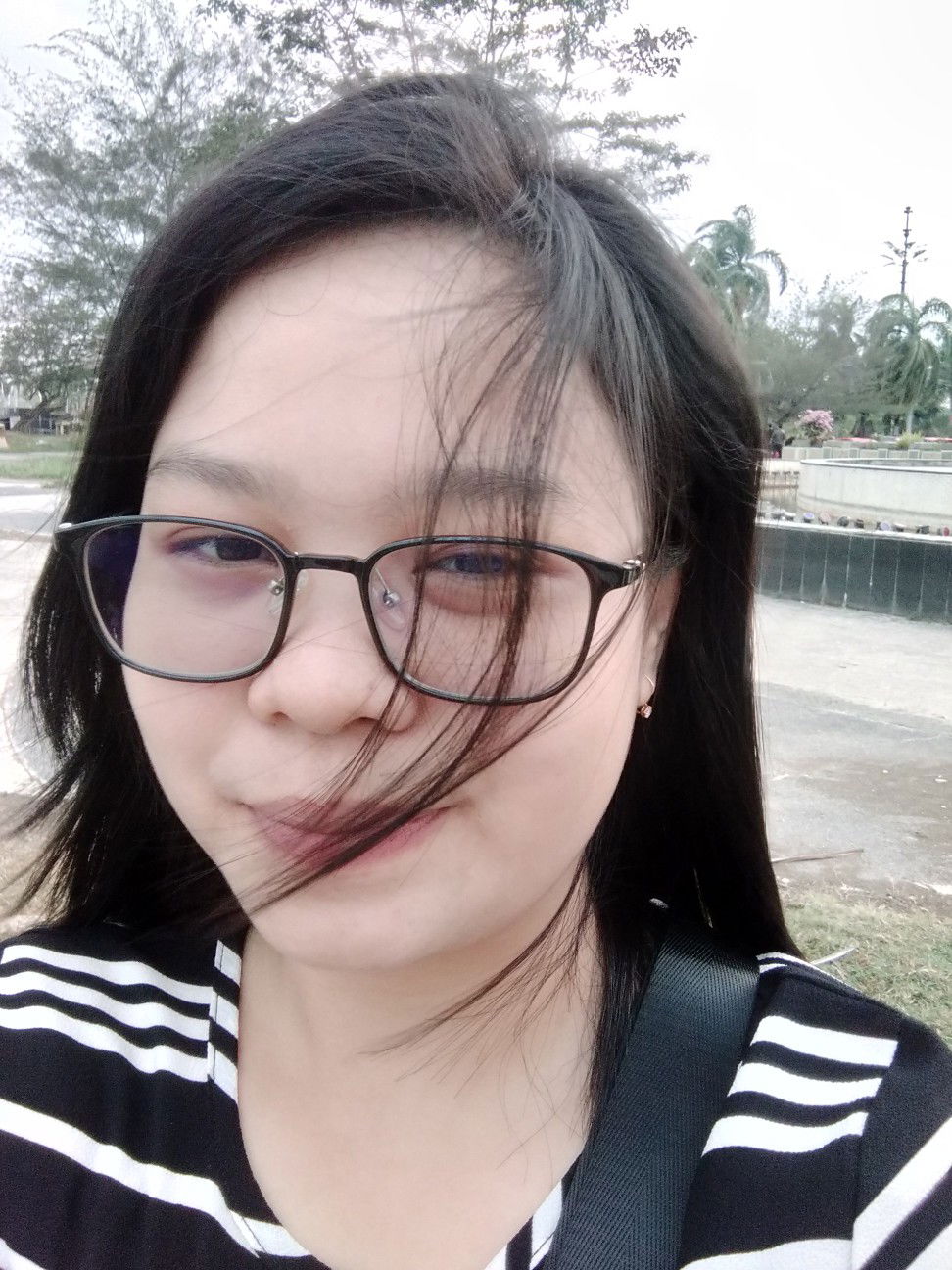 Nia Apriliani profile icon