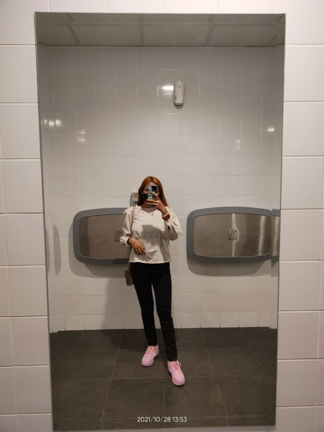 Salmira Ezati profile icon