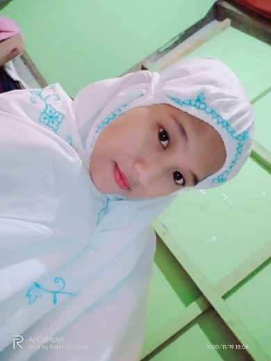 indah sunarsih profile icon