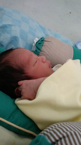 Memilih Kata Saat Memuji Bayi Orang Lain