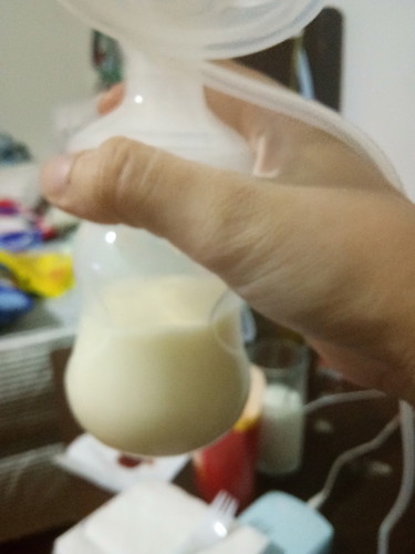 Breast pump