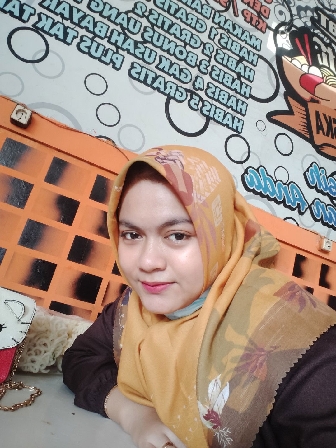 Nur Elisa profile icon