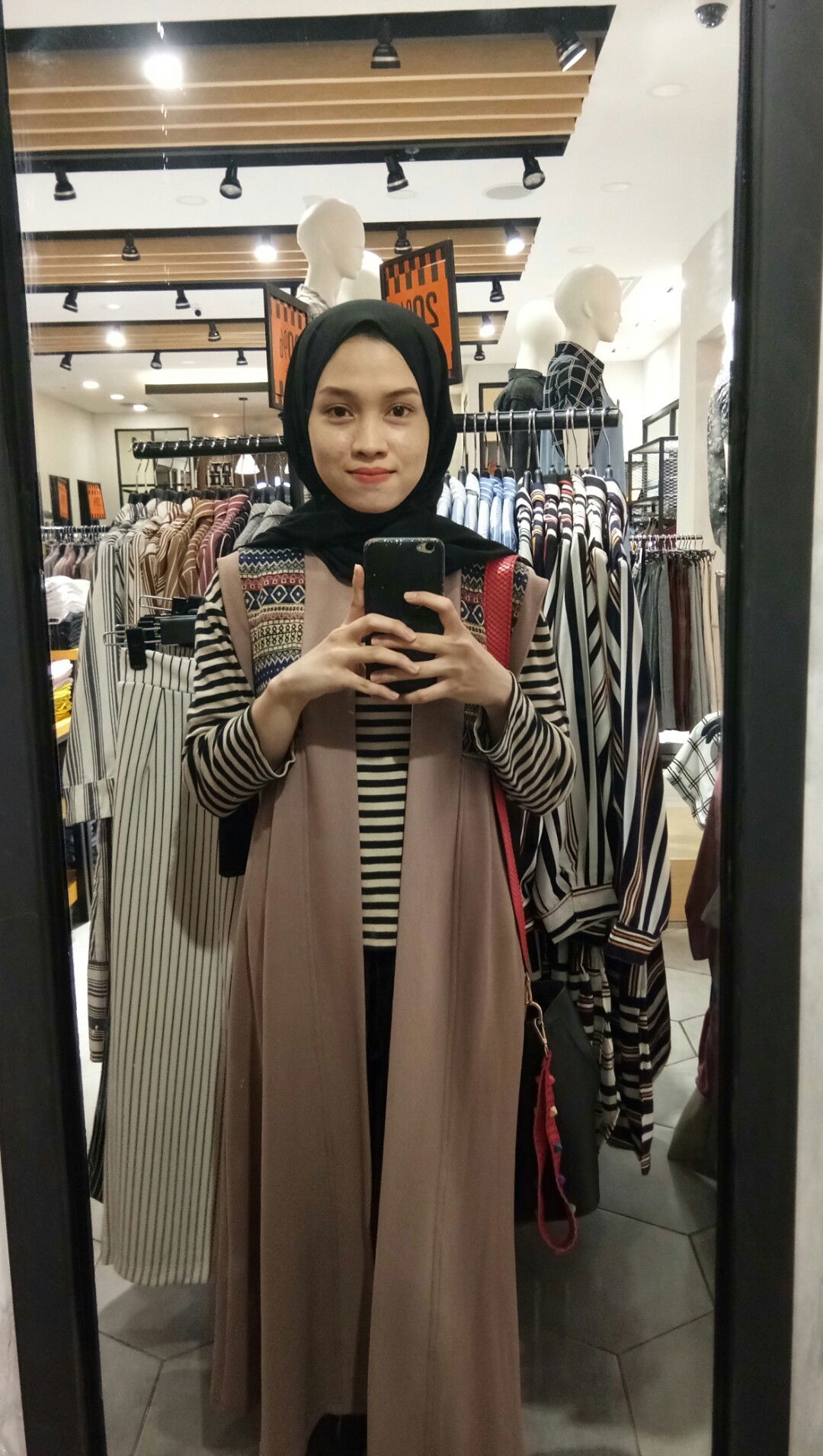 MomZaina profile icon