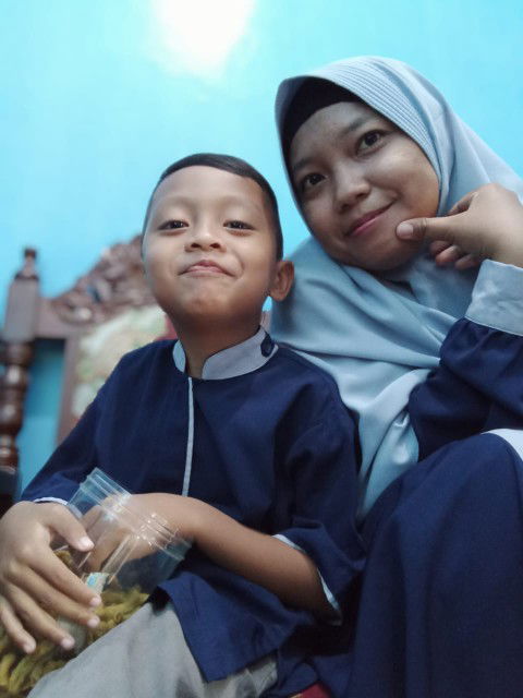 nur sholikhah profile icon