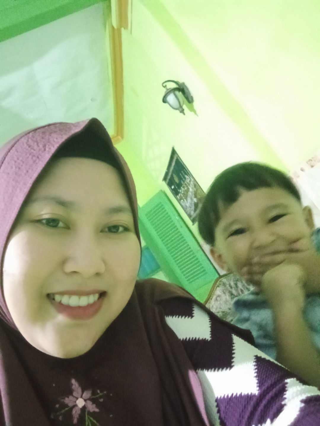 Emilia Riris profile icon