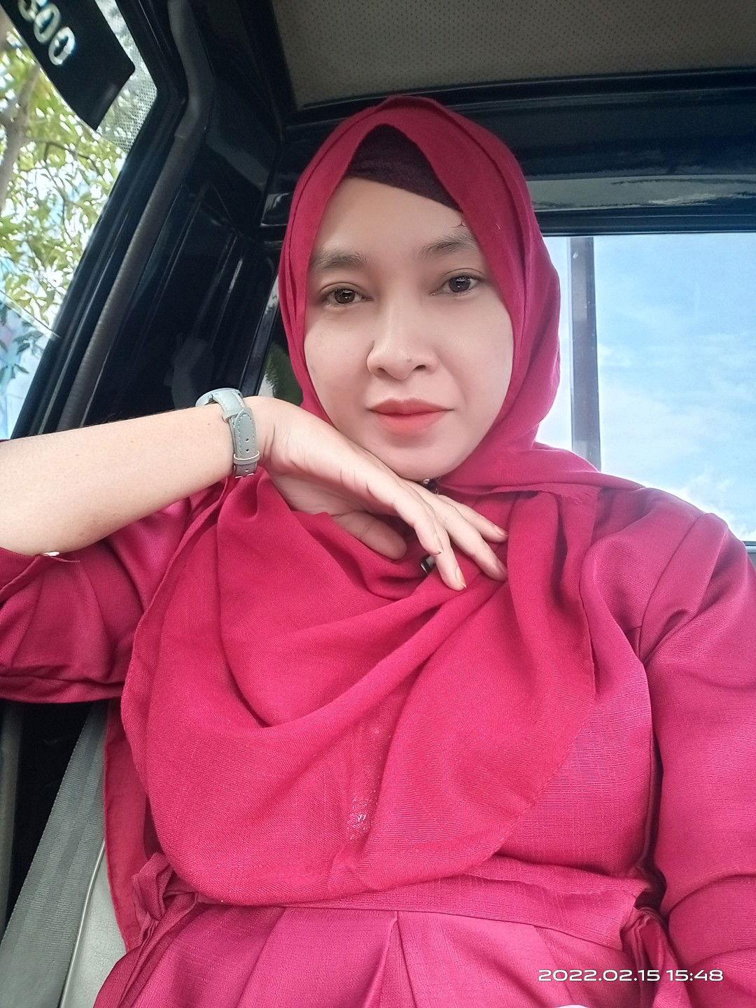 reni Wahyuningsih profile icon