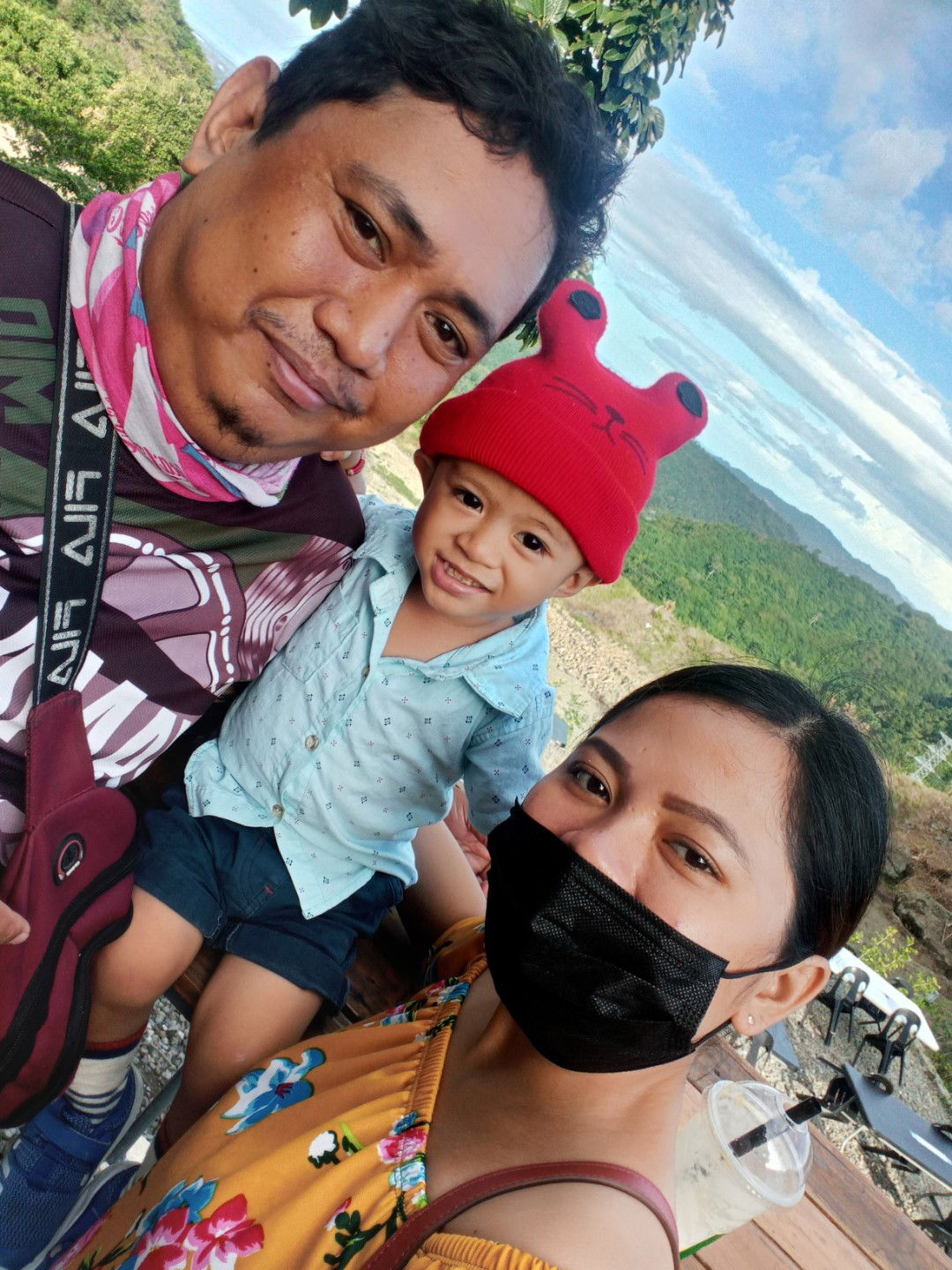 marideth hugo profile icon