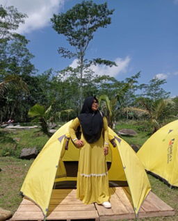 santi surengga putri profile icon