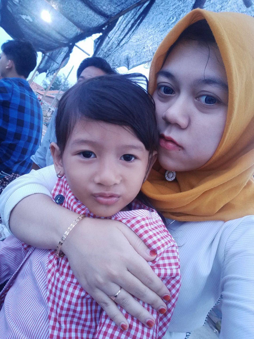 Naila muyasaroh profile icon