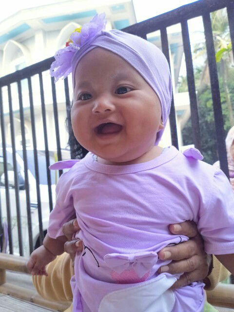 Dini Apriliana profile icon