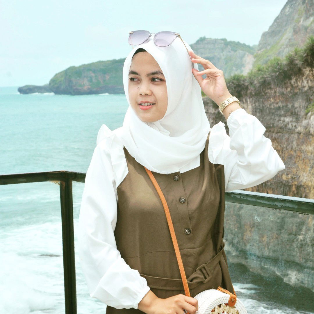 Suci Lestari profile icon