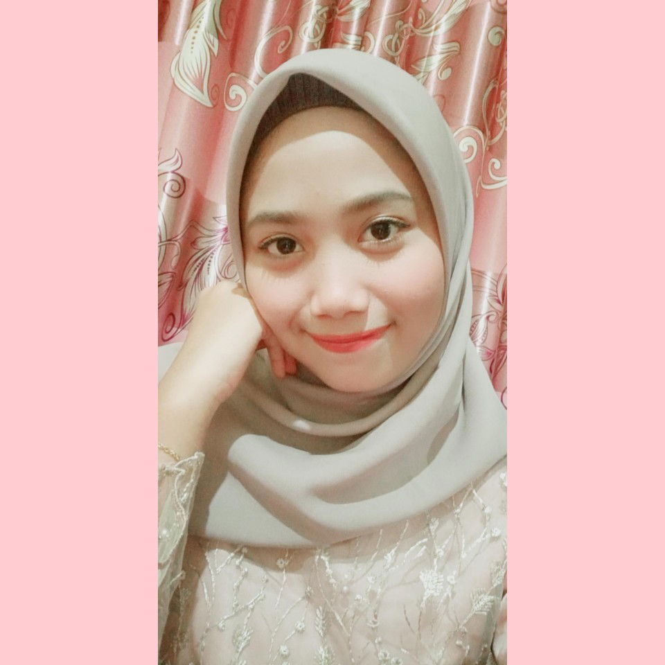 Novia aprianti profile icon