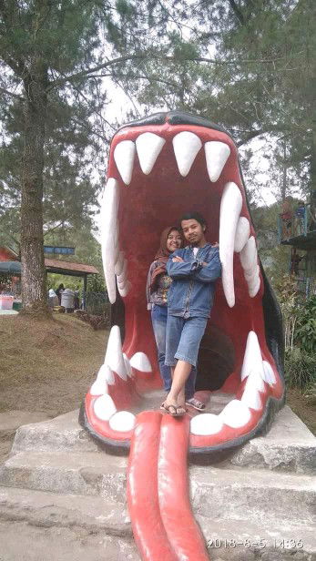 Ratna sari dewi profile icon