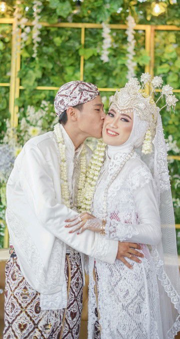 resti nurul w profile icon