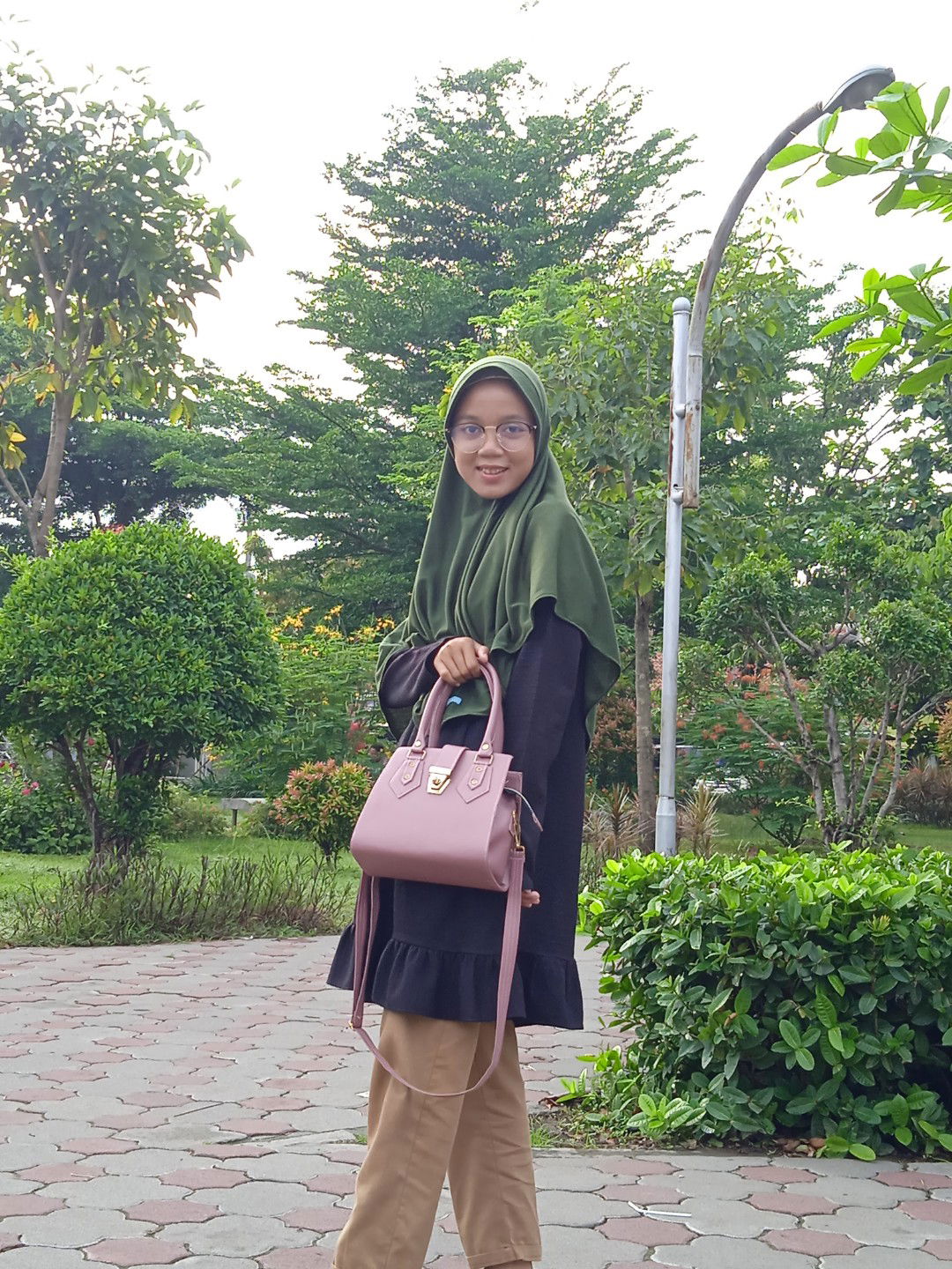 intan yunia profile icon