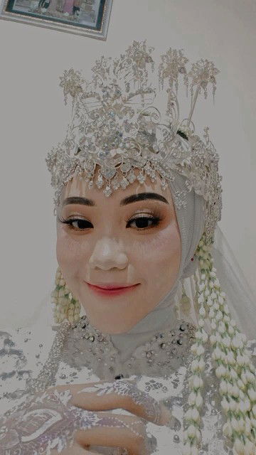 Devina Dwi Anggraini Irianto Putri profile icon