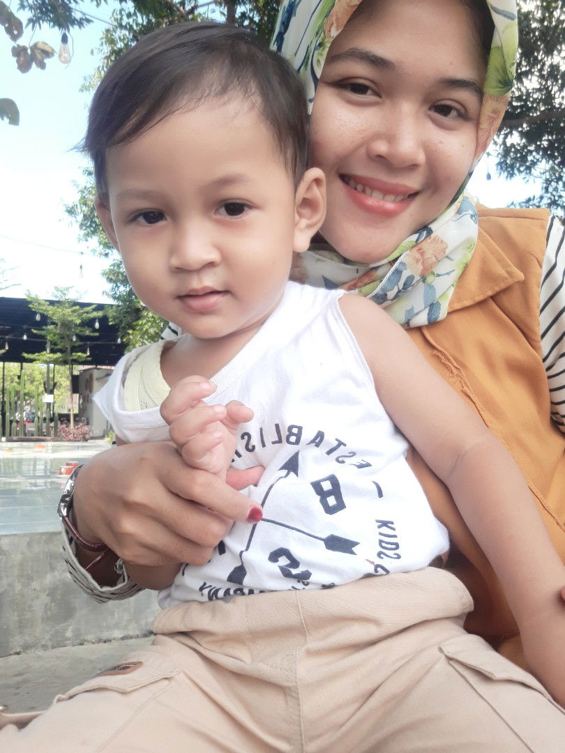 putri norma profile icon