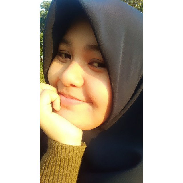 ayu dwi lestari profile icon